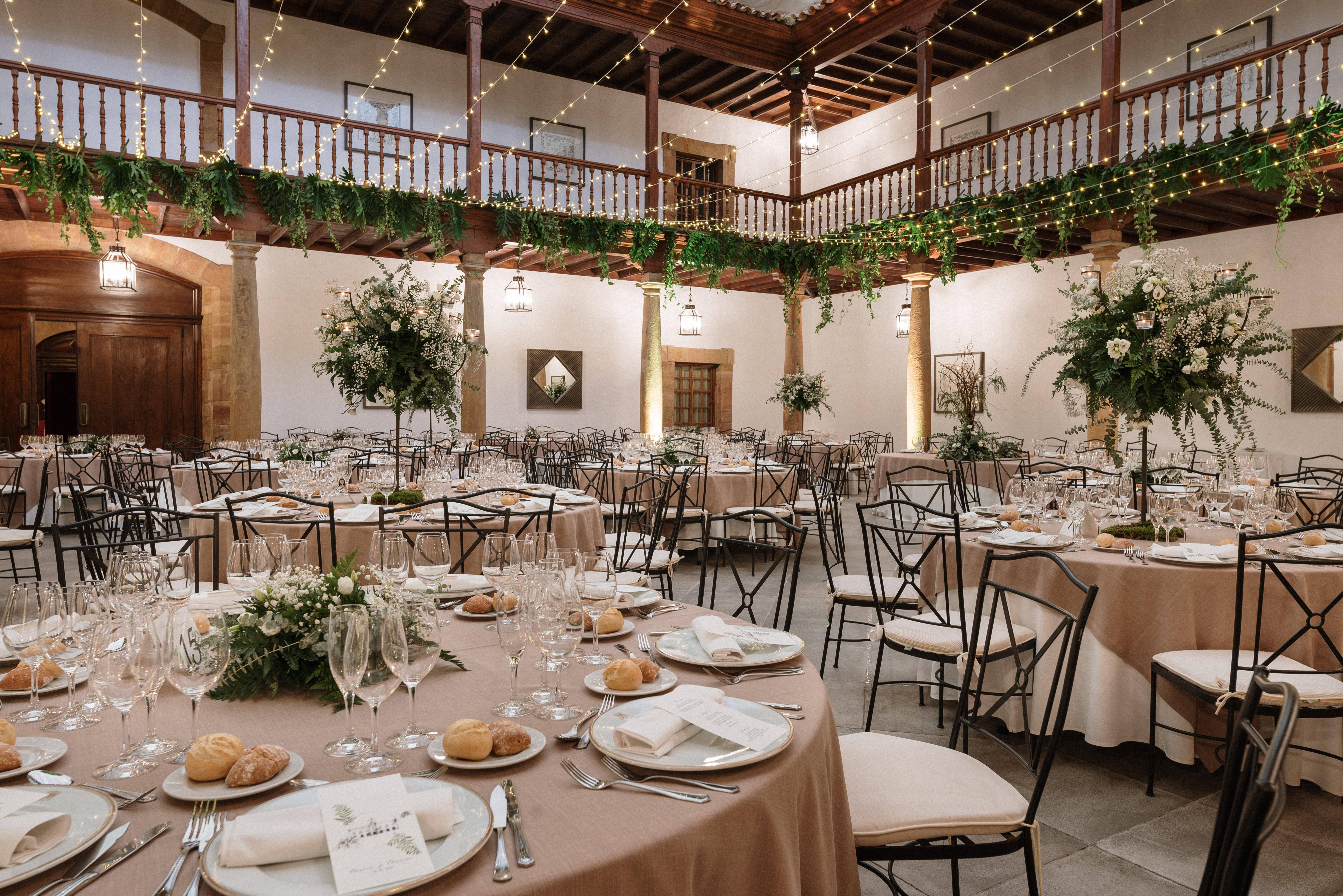 Eurostars Hotel De La Reconquista Oviedo Esterno foto A wedding reception in Spain