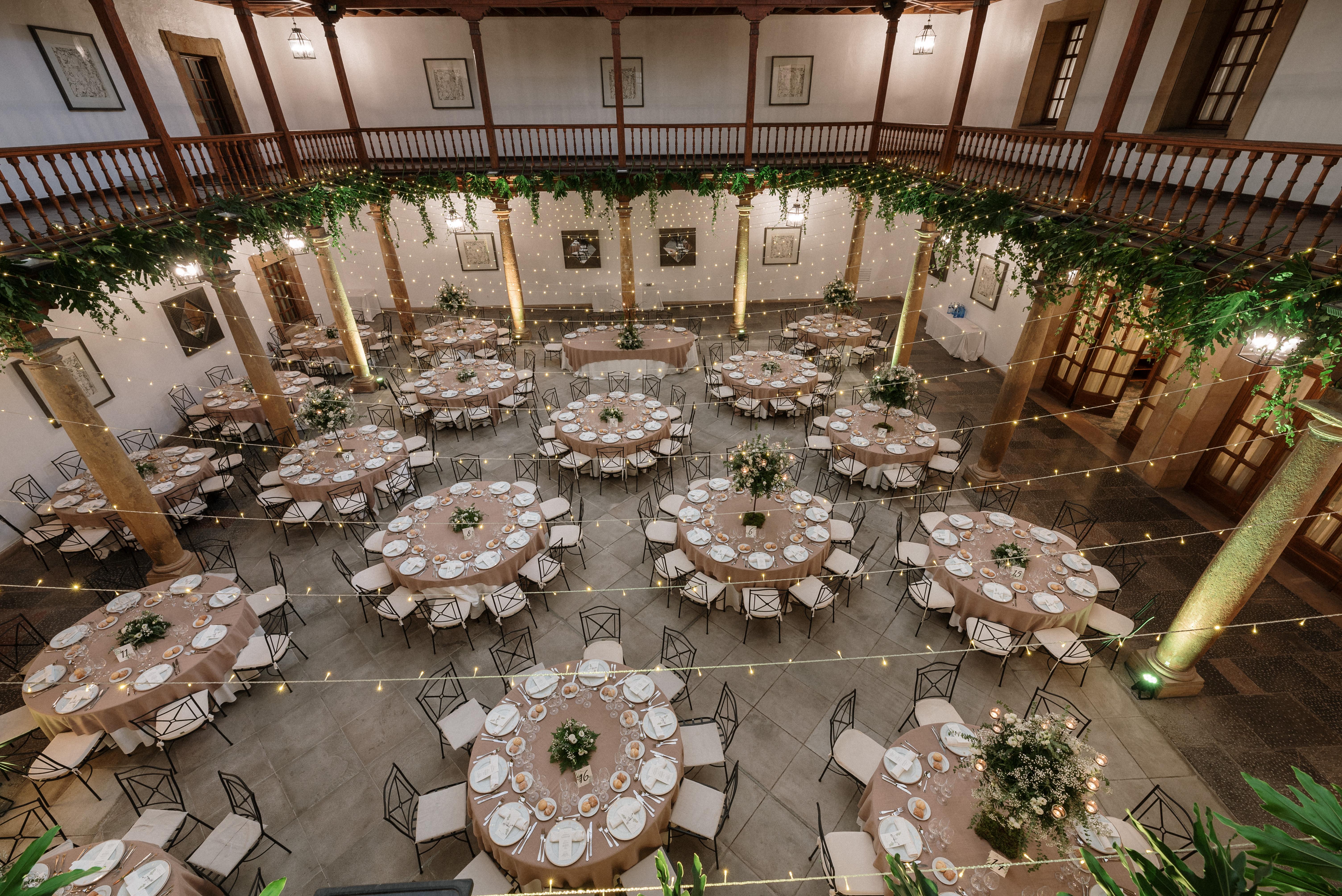 Eurostars Hotel De La Reconquista Oviedo Esterno foto The interior of the venue