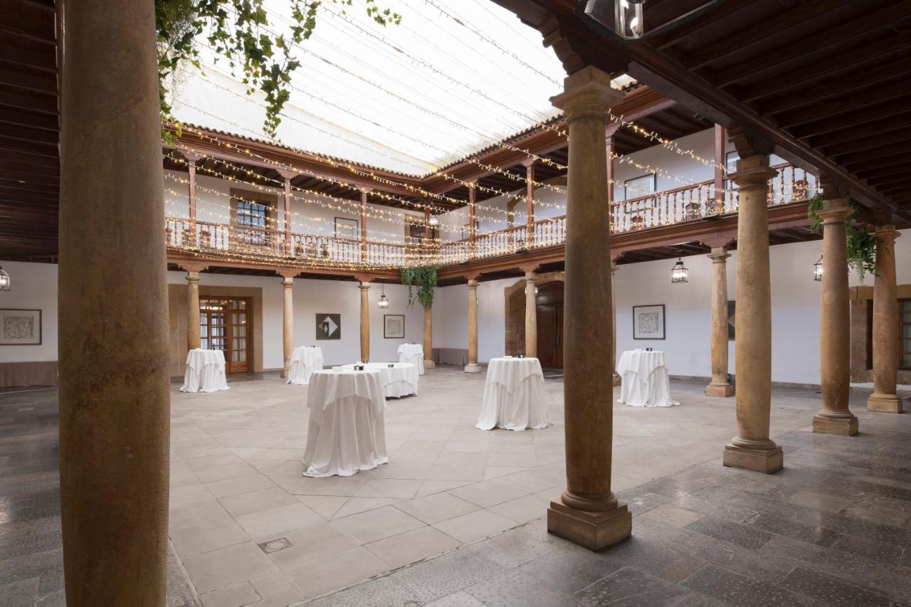 Eurostars Hotel De La Reconquista Oviedo Esterno foto The University of Navarra's Arangoiti Hall