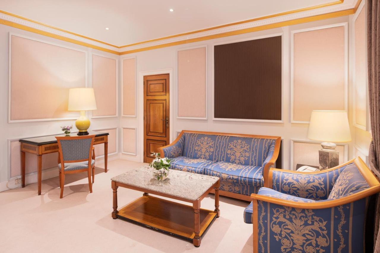 Eurostars Hotel De La Reconquista Oviedo Esterno foto A suite at the hotel
