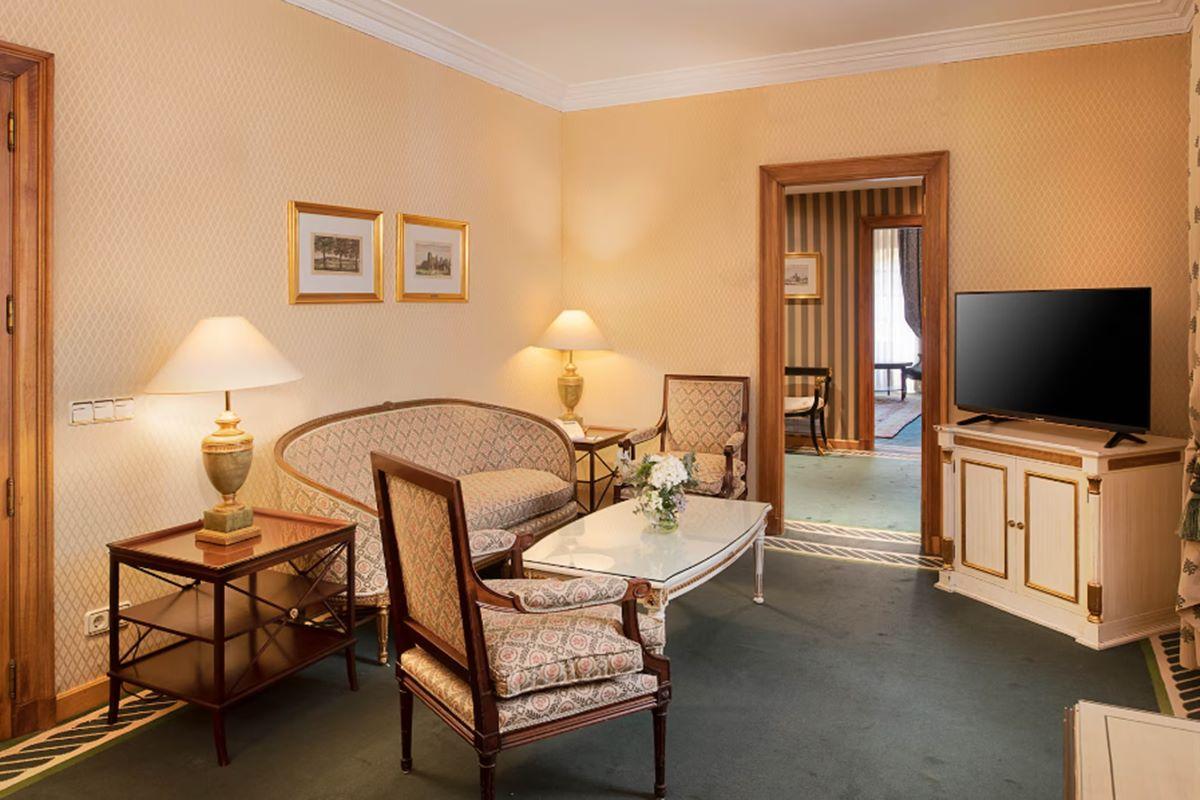 Eurostars Hotel De La Reconquista Oviedo Esterno foto Suite