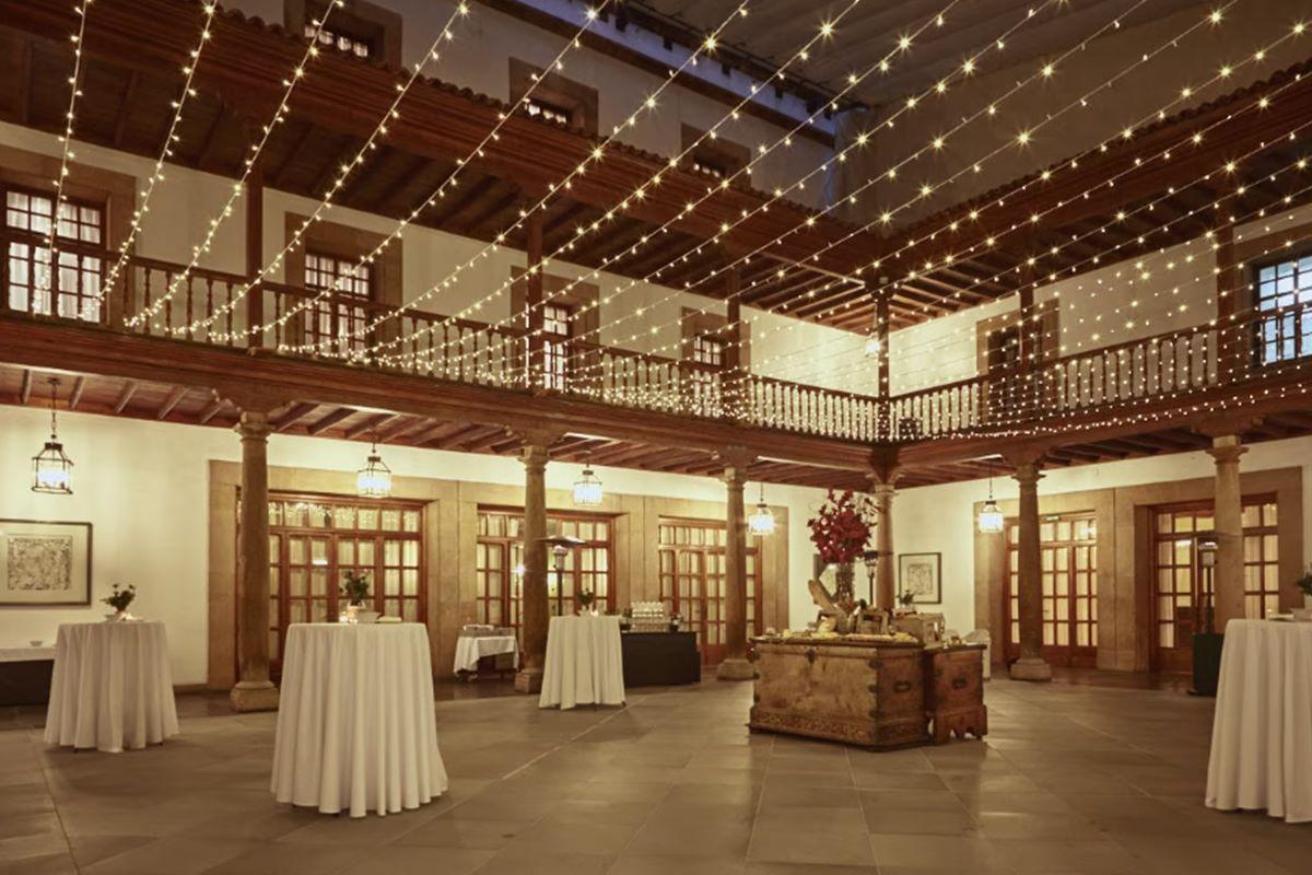 Eurostars Hotel De La Reconquista Oviedo Esterno foto The interior of the San Antonio Museum of Art