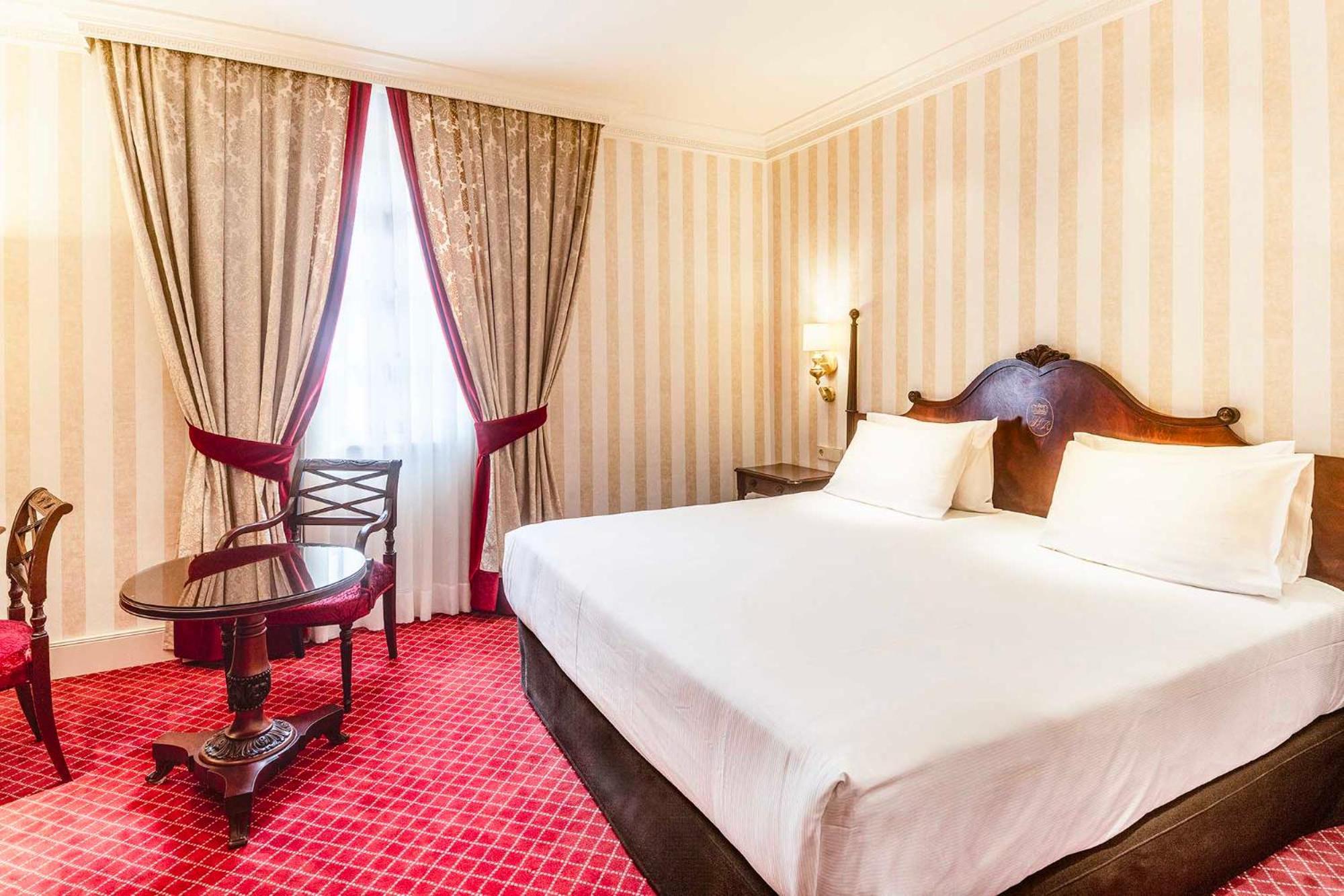 Eurostars Hotel De La Reconquista Oviedo Esterno foto A room at the hotel