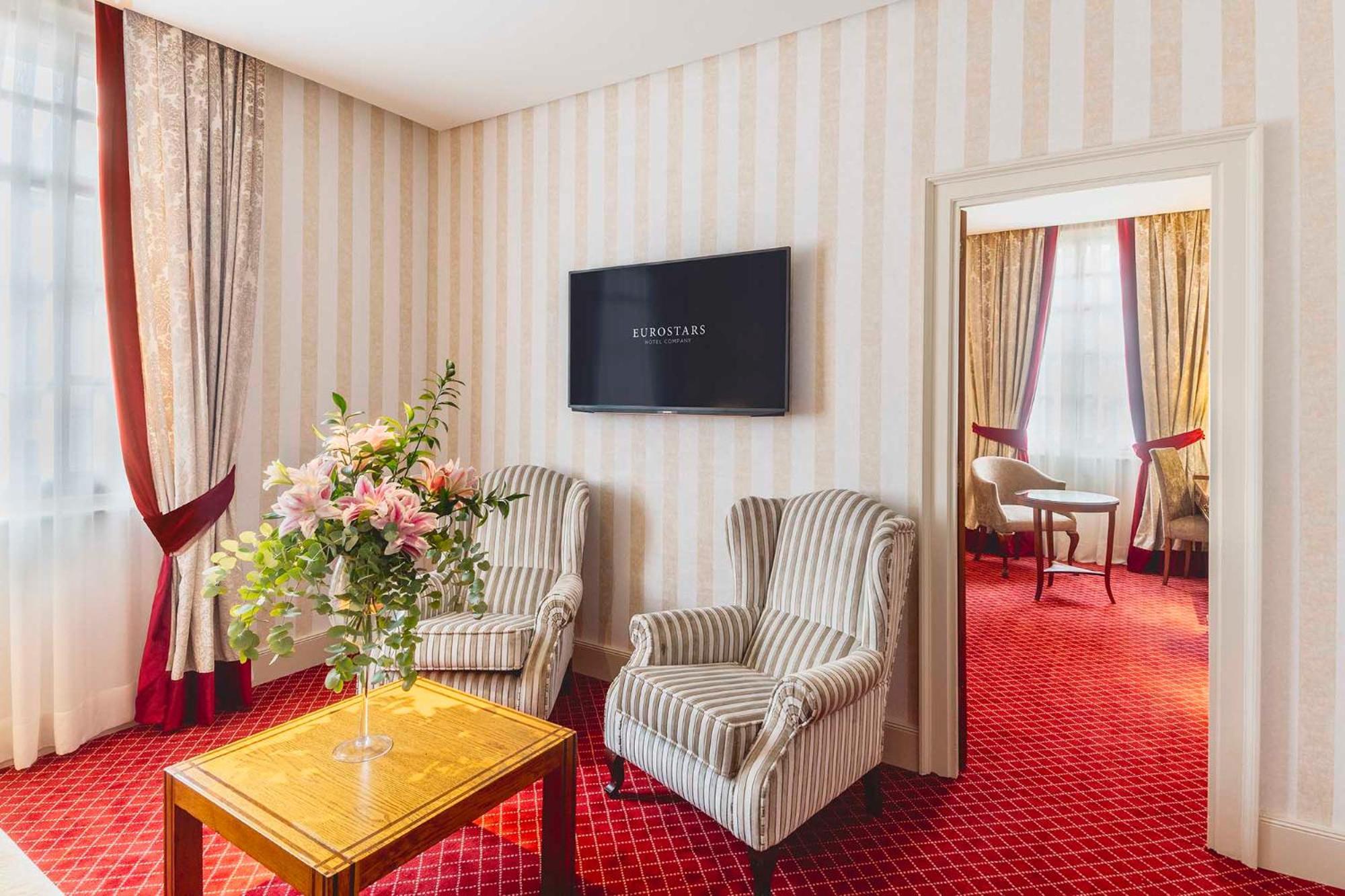 Eurostars Hotel De La Reconquista Oviedo Esterno foto Suite