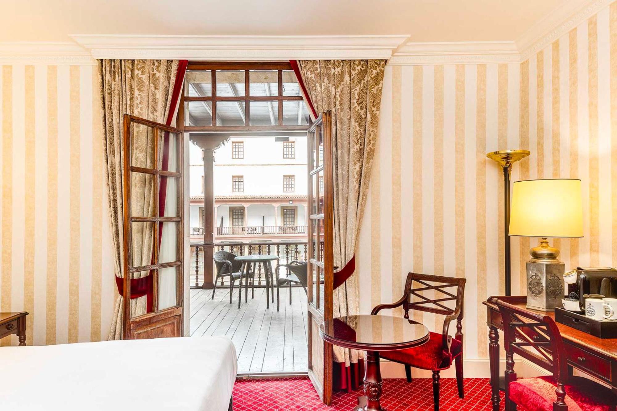 Eurostars Hotel De La Reconquista Oviedo Esterno foto A room at the hotel